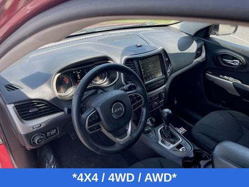 Used 2017 Jeep Cherokee Latitude w/ Cold Weather Group AWD/4WD image 2