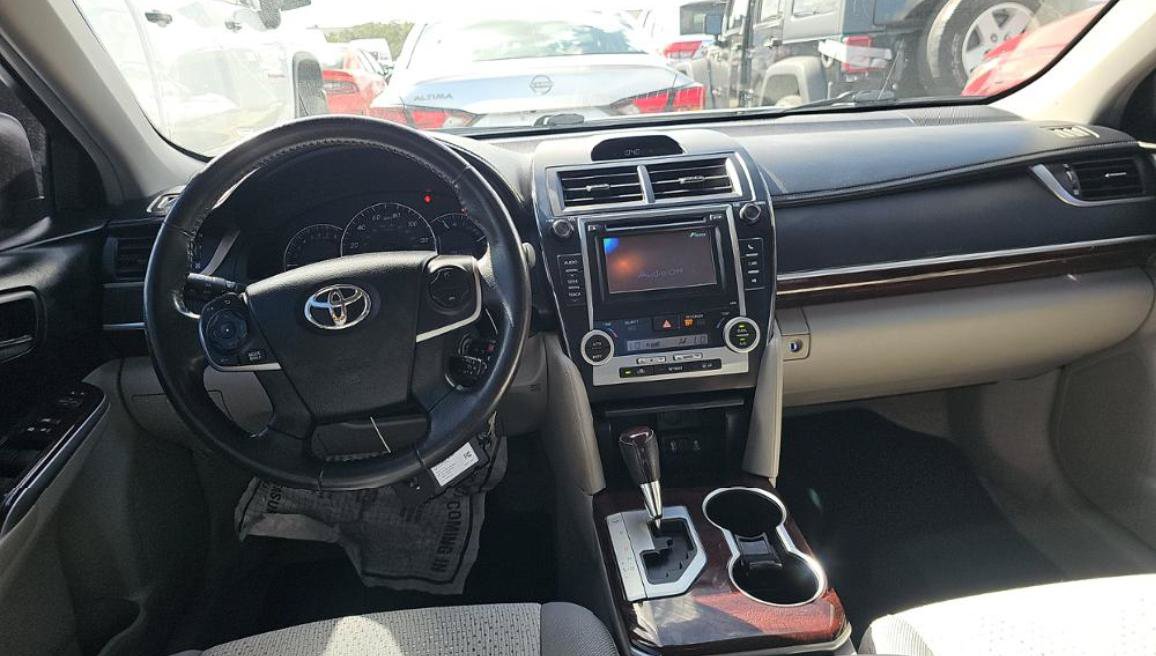 Used 2013 Toyota Camry XLE FWD image 11