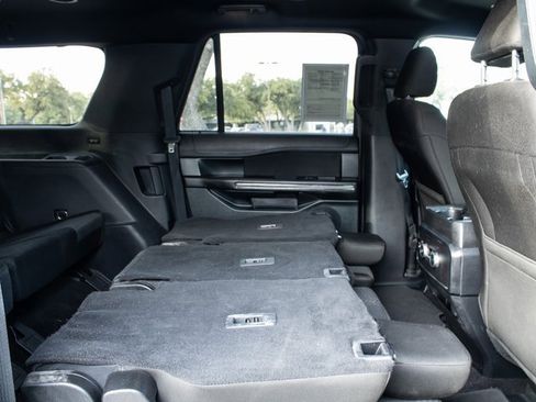 Used 2021 Ford Expedition Max XLT image 18
