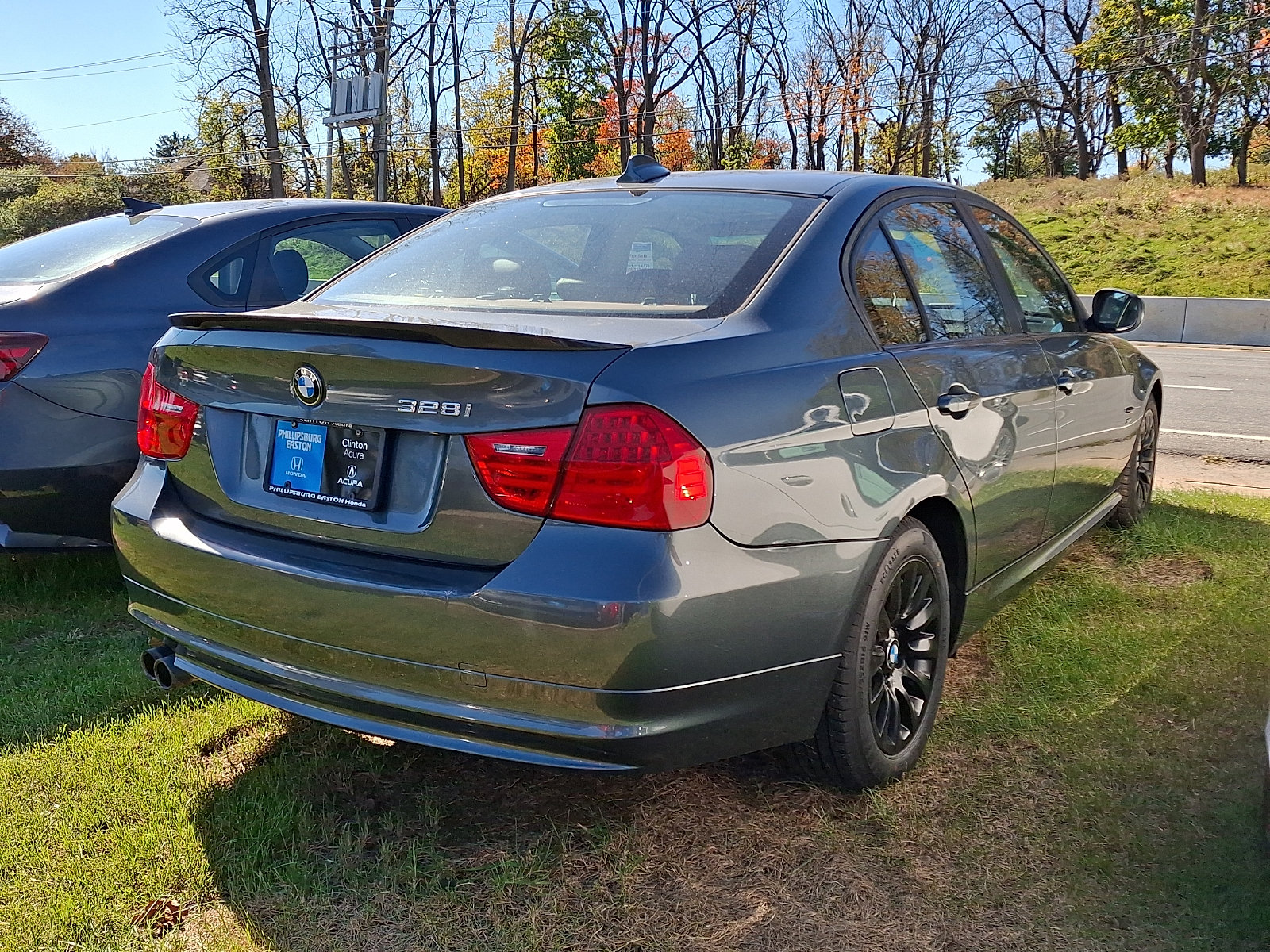Used 2009 BMW 328i xDrive Sedan AWD/4WD image 6