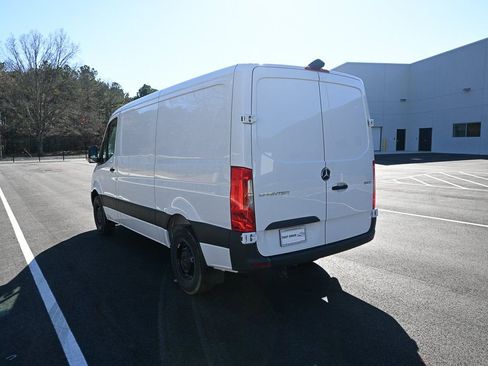 Used 2025 Mercedes-Benz Sprinter 2500 image 4
