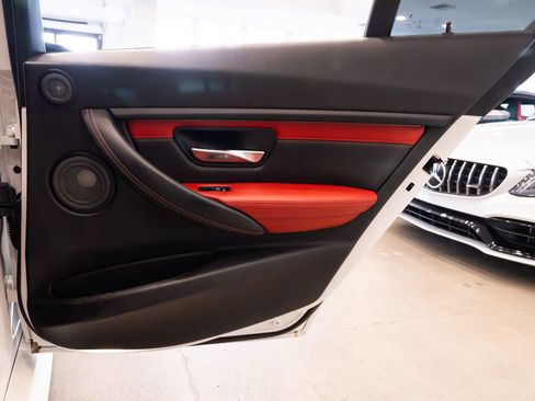 Used 2018 BMW M3 image 22