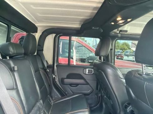 Used 2022 Jeep Gladiator Mojave w/ LED Lighting Group AWD/4WD image 9