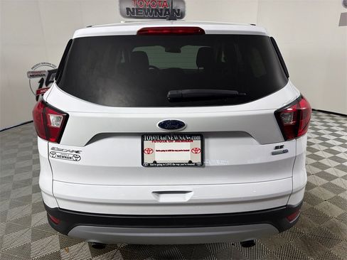 Used 2019 Ford Escape SE image 4