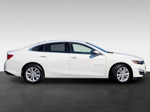 Used 2024 Chevrolet Malibu LT image 3