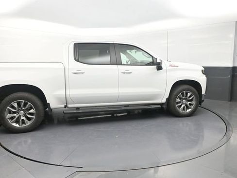 Used 2022 Chevrolet Silverado 1500 LT w/ Z71 Off-Road Package AWD/4WD image 9