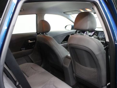 Used 2020 Kia Niro LXS FWD image 24