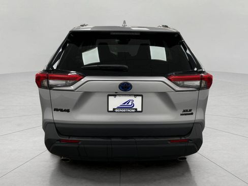 Used 2022 Toyota RAV4 XLE image 5