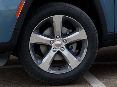 New 2026 Jeep Grand Cherokee Limited RWD image 8