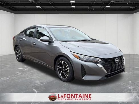 Used 2025 Nissan Sentra SV image 7