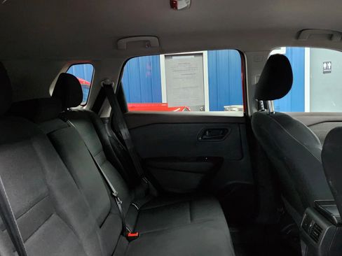 Used 2023 Nissan Rogue S image 16