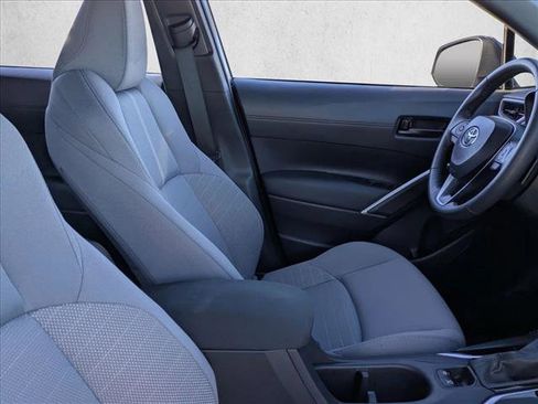 Used 2025 Toyota Corolla Cross SE image 21