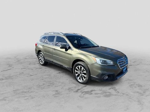 Used 2017 Subaru Outback 3.6R Limited image 2