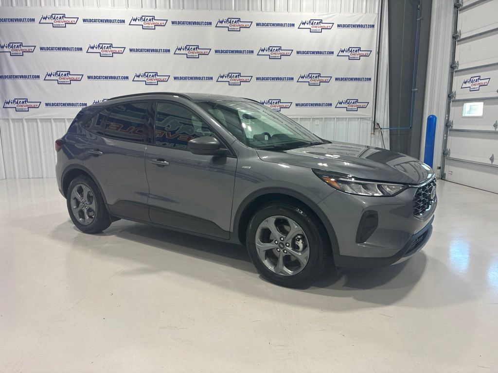 Used 2025 Ford Escape ST-Line FWD image 7