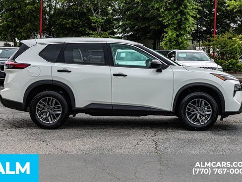 Used 2024 Nissan Rogue S FWD image 10