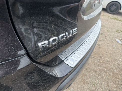 Used 2018 Nissan Rogue SV image 8