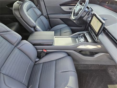 New 2026 Lincoln Nautilus Reserve image 13