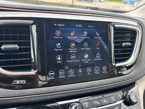 Used 2019 Chrysler Pacifica Limited w/ Advanced Safetytec Group FWD image 22
