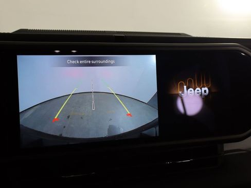 Used 2025 Jeep Wrangler Unlimited Sahara w/ Safety Group image 40