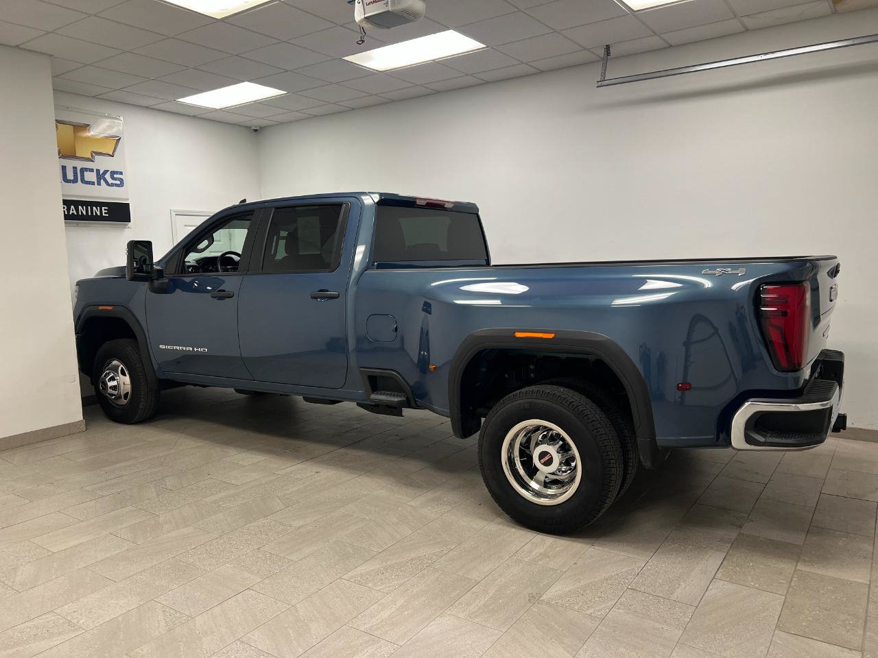 Used 2026 GMC Sierra 3500 Pro w/ 1SA Pro Safety Plus Package AWD/4WD image 14