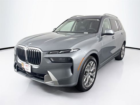 Used 2023 BMW X7 xDrive40i image 2