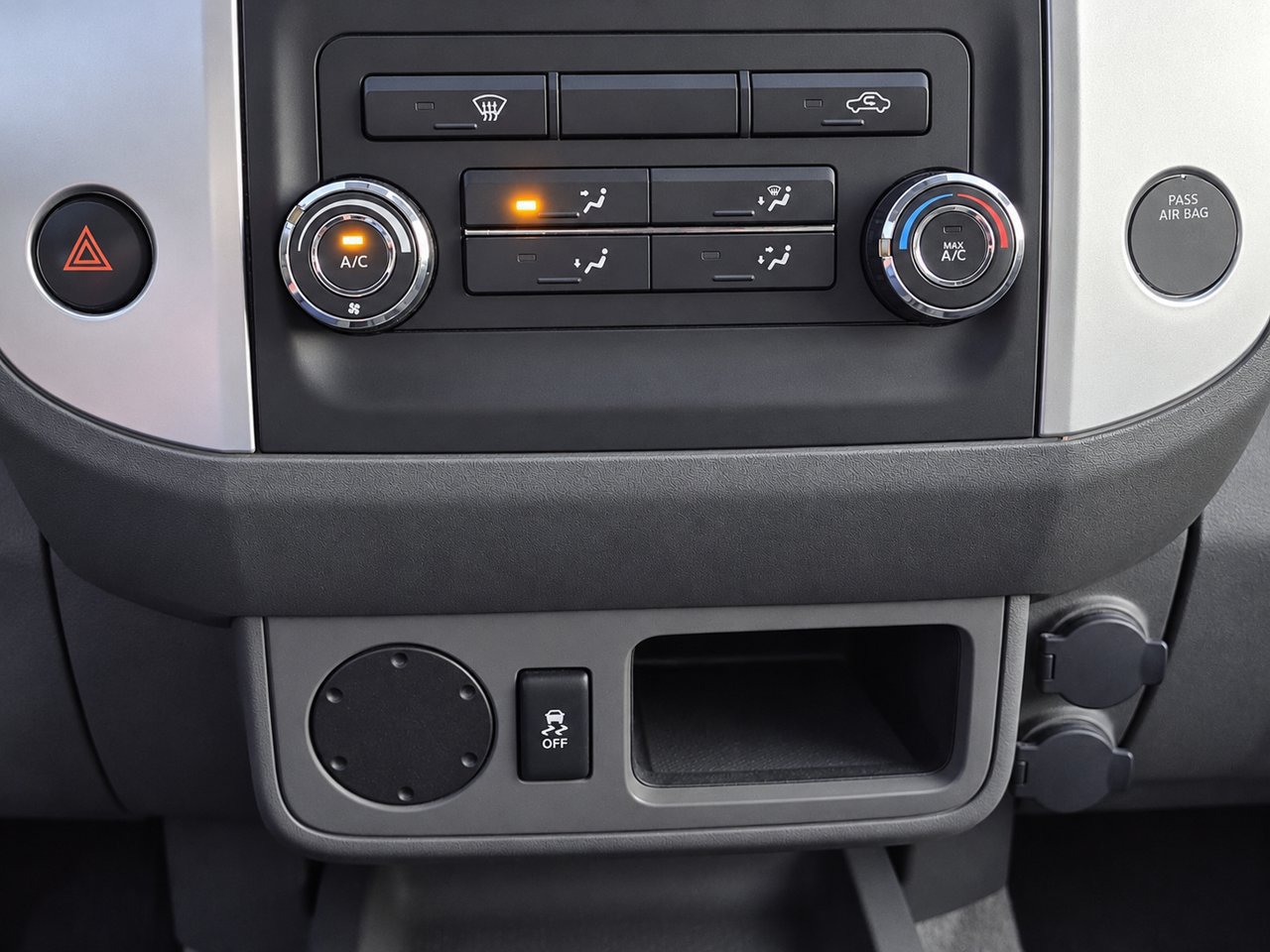 Used 2015 Nissan Frontier SV RWD image 17
