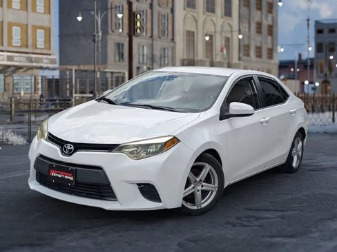 Used 2014 Toyota Corolla LE FWD image 3