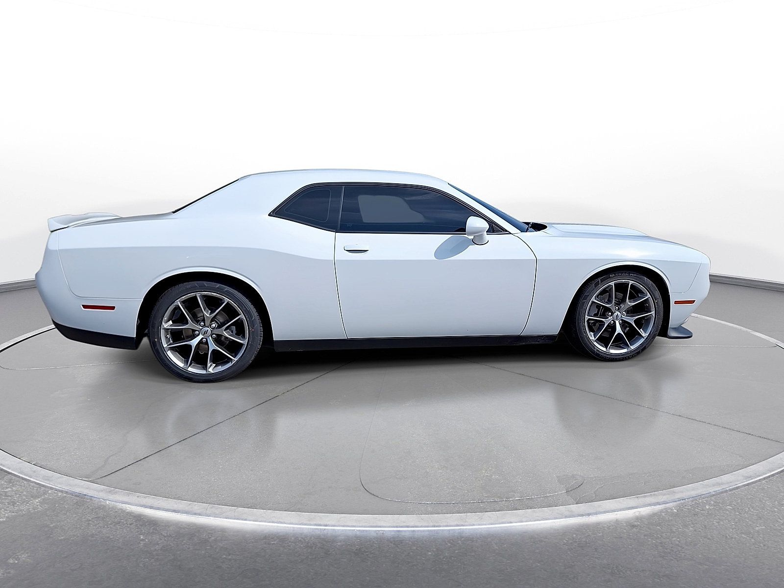 Used 2022 Dodge Challenger GT RWD image 8