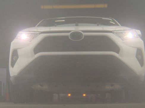 Used 2020 Toyota RAV4 XLE image 11