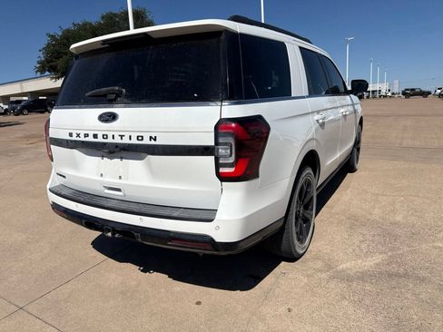 Used 2023 Ford Expedition Limited AWD/4WD image 7
