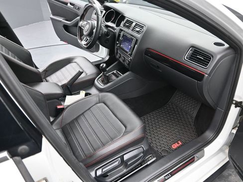 Used 2017 Volkswagen Jetta GLI image 23