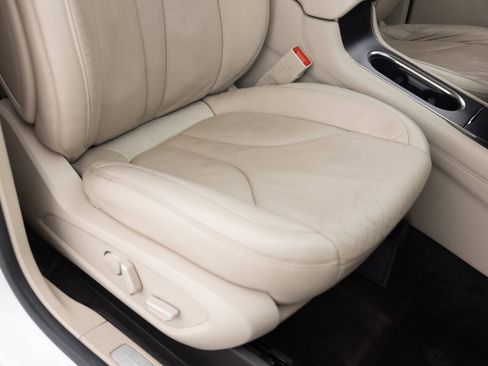 Used 2017 Lincoln MKC Reserve w/ Lincoln MKC Climate Package image 23