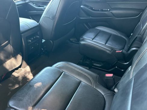 Used 2020 Chevrolet Traverse RS FWD image 5