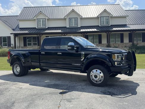 Used 2022 Ford F450 Platinum w/ FX4 Off-Road Package AWD/4WD image 7