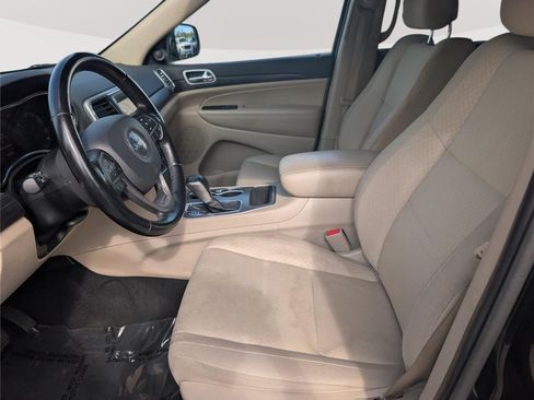 Used 2021 Jeep Grand Cherokee Laredo AWD/4WD image 16