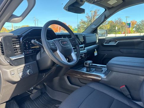 New 2026 GMC Sierra 1500 Elevation image 14