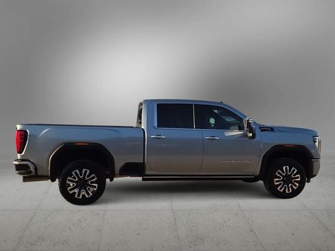 Used 2025 GMC Sierra 2500 Denali Ultimate w/ Max Trailering Package AWD/4WD image 9