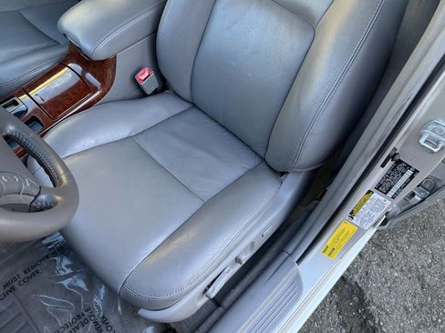 Used 2005 Toyota Camry XLE image 35