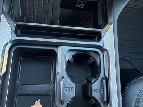 Used 2026 Ford F450 Platinum w/ FX4 Off-Road Package image 18