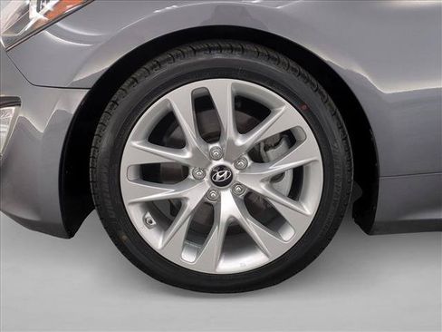 Used 2016 Hyundai Genesis 3.8 RWD image 26
