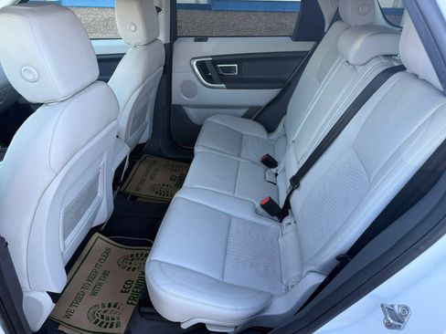 Used 2019 Land Rover Discovery Sport SE image 22