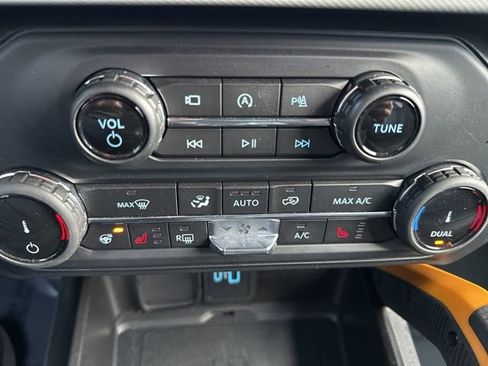 Used 2022 Ford Bronco Badlands image 28