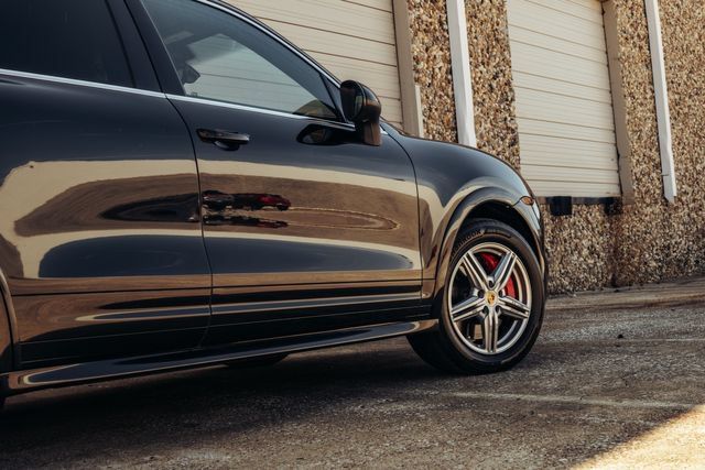 Used 2012 Porsche Cayenne Turbo AWD/4WD image 25