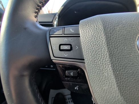 Used 2025 Toyota Camry XLE image 18