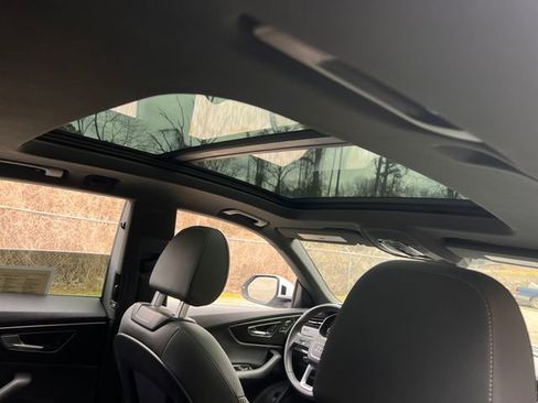 Used 2019 Audi Q8 Premium w/ Convenience Package image 30