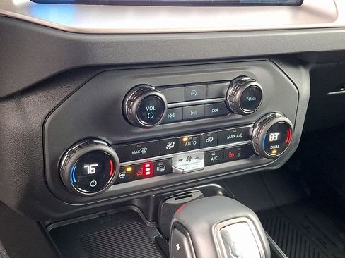 Used 2025 Ford Bronco Outer Banks image 15