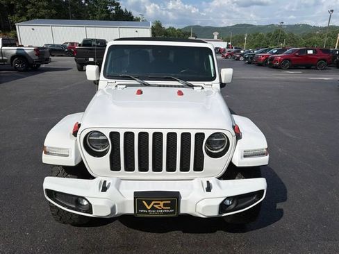 Used 2021 Jeep Wrangler Unlimited Sahara AWD/4WD image 13