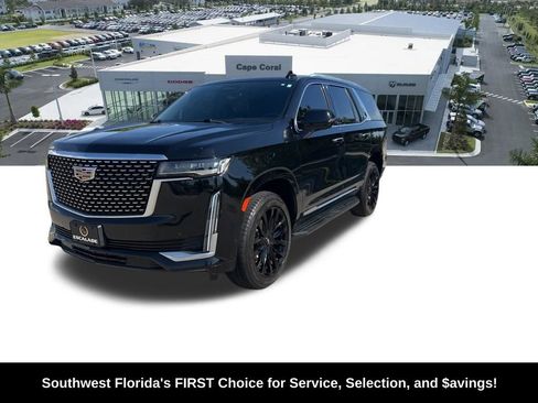 Used 2022 Cadillac Escalade Premium Luxury RWD image 2