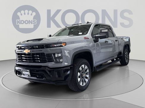 Used 2025 Chevrolet Silverado 2500 Custom w/ Custom Value Package AWD/4WD image 1