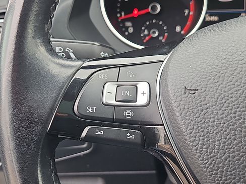 Used 2019 Volkswagen Tiguan SE w/ Panoramic Sunroof Package image 17